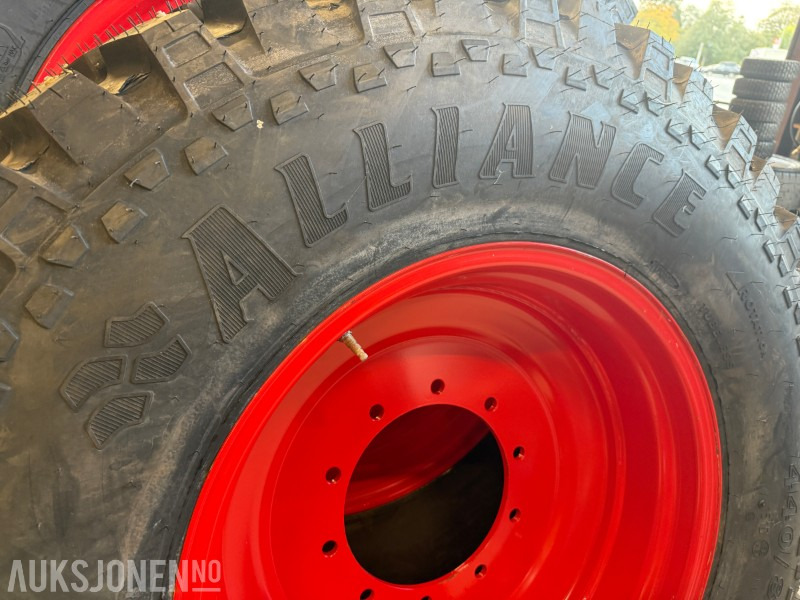 4 stk. Alliance Multiuse 551 – 2 komplette hjulsett med felg (540/80R38 og 440/80R28) - Γεωργικά μηχανήματα: φωτογραφία 3 4 stk. Alliance Multiuse 551 – 2 komplette hjulsett med felg (540/80R38 og 440/80R28) - Γεωργικά μηχανήματα: φωτογραφία 3