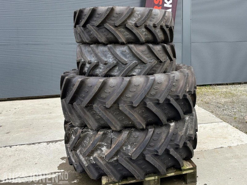 BKT AGRIMAX RT 765 TRAKTORDEKK 320/70 R 20 + 420/70 R 28 - Τρακτέρ: φωτογραφία 2 BKT AGRIMAX RT 765 TRAKTORDEKK 320/70 R 20 + 420/70 R 28 - Τρακτέρ: φωτογραφία 2