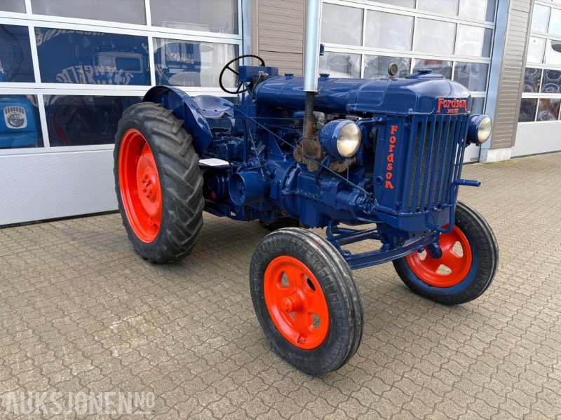 Ford Fordson-Stegamajor E27N - Τρακτέρ: φωτογραφία 4 Ford Fordson-Stegamajor E27N - Τρακτέρ: φωτογραφία 4
