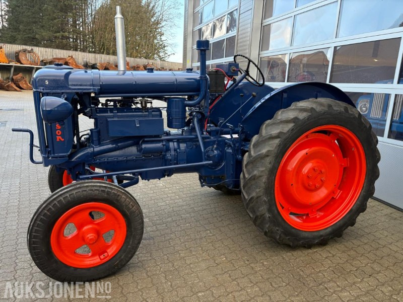 Ford Fordson-Stegamajor E27N - Τρακτέρ: φωτογραφία 3 Ford Fordson-Stegamajor E27N - Τρακτέρ: φωτογραφία 3