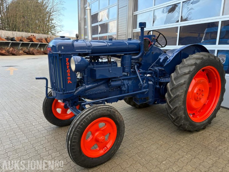 Ford Fordson-Stegamajor E27N - Τρακτέρ: φωτογραφία 2 Ford Fordson-Stegamajor E27N - Τρακτέρ: φωτογραφία 2