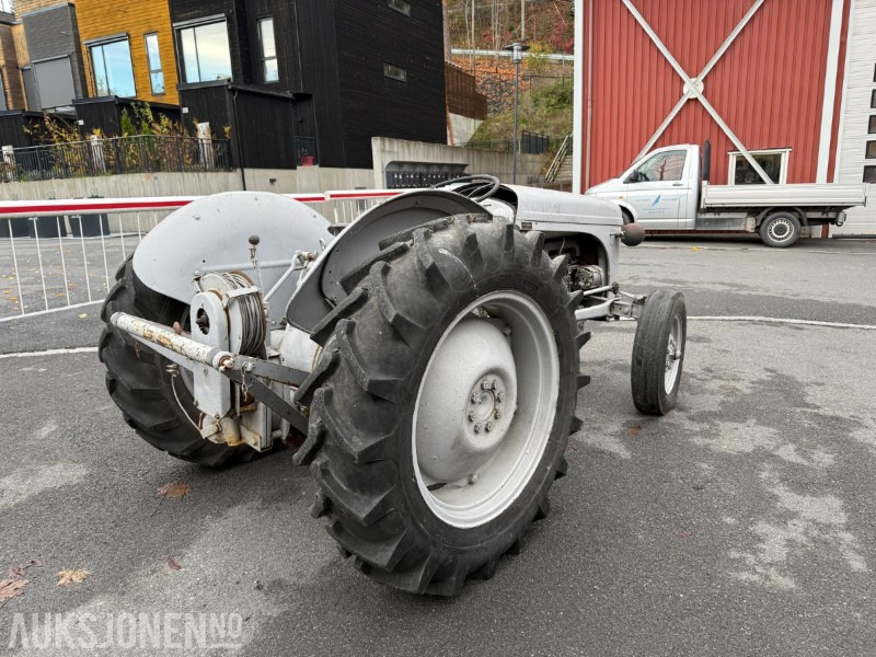 Massey Ferguson Gråtass - Τρακτέρ: φωτογραφία 5 Massey Ferguson Gråtass - Τρακτέρ: φωτογραφία 5