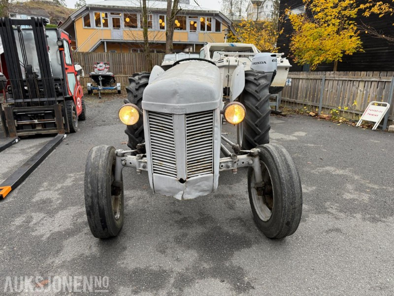 Massey Ferguson Gråtass - Τρακτέρ: φωτογραφία 2 Massey Ferguson Gråtass - Τρακτέρ: φωτογραφία 2