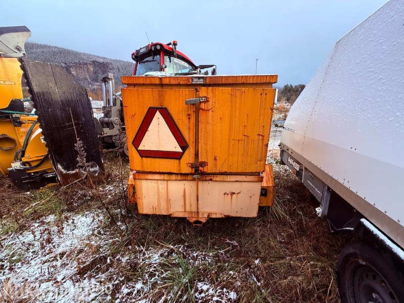 Tilhenger Kompressor O.MALMKVIST AB BINI 610 - Rep objekt - Εξοπλισμού κατασκευών: φωτογραφία 4 Tilhenger Kompressor O.MALMKVIST AB BINI 610 - Rep objekt - Εξοπλισμού κατασκευών: φωτογραφία 4