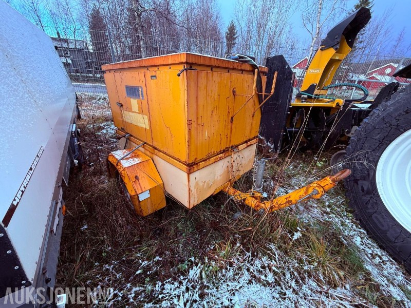 Tilhenger Kompressor O.MALMKVIST AB BINI 610 - Rep objekt - Εξοπλισμού κατασκευών: φωτογραφία 2 Tilhenger Kompressor O.MALMKVIST AB BINI 610 - Rep objekt - Εξοπλισμού κατασκευών: φωτογραφία 2