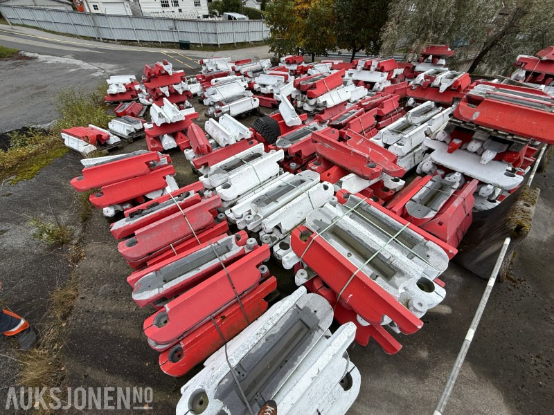 Trafikk-/veibarrierar (modulbasert) i kompositt ca 600 stk - Εξοπλισμού κατασκευών: φωτογραφία 4 Trafikk-/veibarrierar (modulbasert) i kompositt ca 600 stk - Εξοπλισμού κατασκευών: φωτογραφία 4