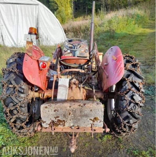 Traktor - Massey Ferguson - Τρακτέρ: φωτογραφία 5 Traktor - Massey Ferguson - Τρακτέρ: φωτογραφία 5