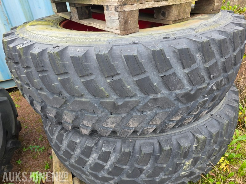 Traktordekk 2 stk 540/80R38 og 2 stk Nokian 440/80R28 - Γεωργικά μηχανήματα: φωτογραφία 4 Traktordekk 2 stk 540/80R38 og 2 stk Nokian 440/80R28 - Γεωργικά μηχανήματα: φωτογραφία 4