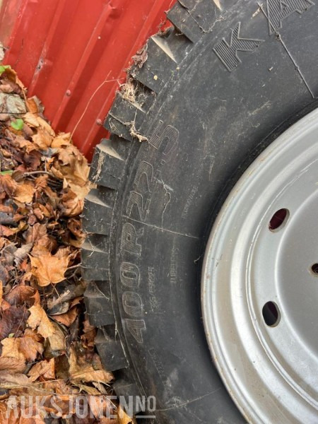 Ubrukt dekk med felg 400R 22,5 - 22,5x11,75 - Γεωργικά μηχανήματα: φωτογραφία 4 Ubrukt dekk med felg 400R 22,5 - 22,5x11,75 - Γεωργικά μηχανήματα: φωτογραφία 4
