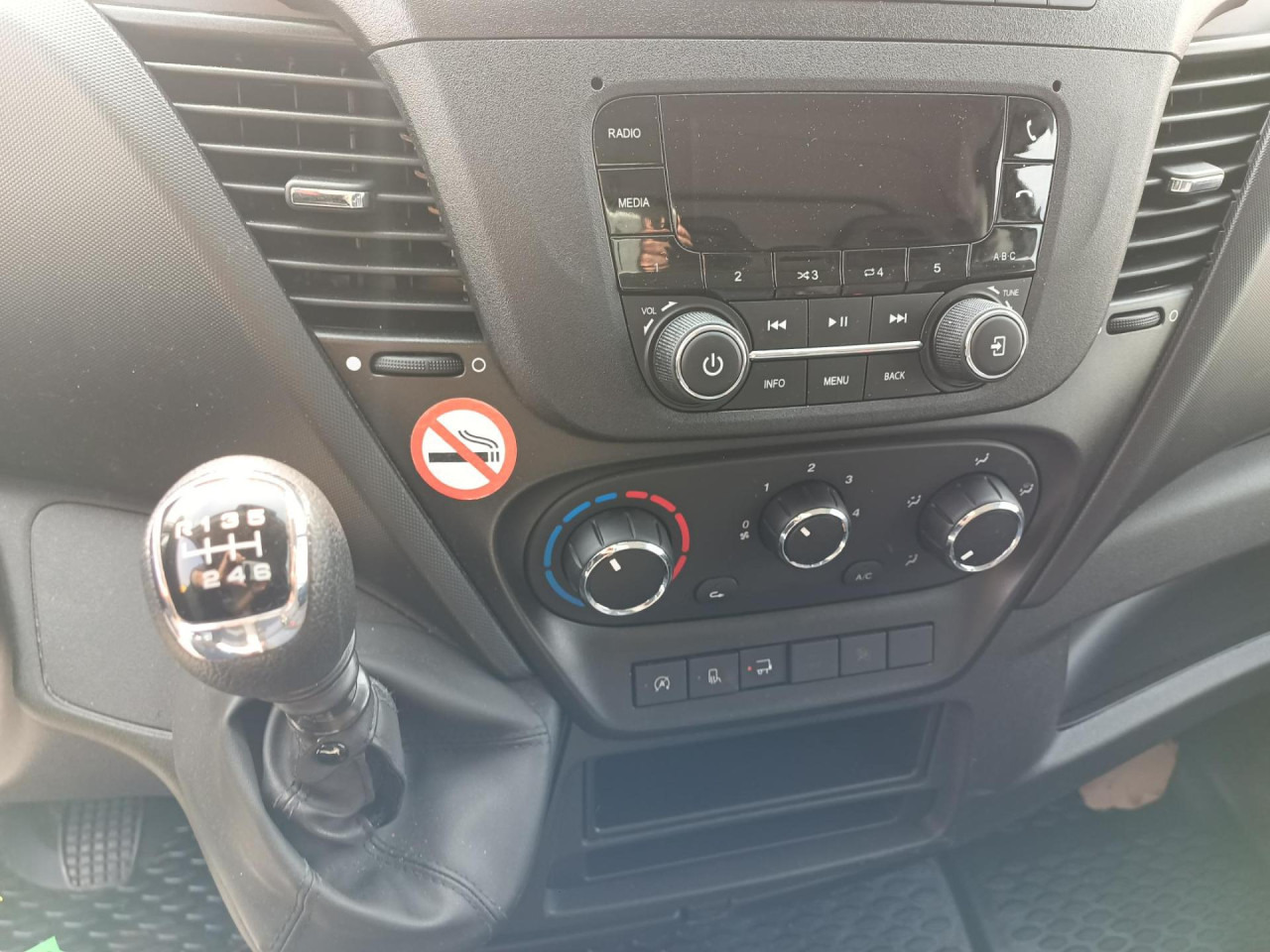 IVECO Daily 35C16H - Επαγγελματικό αυτοκίνητο κόφα: φωτογραφία 4 IVECO Daily 35C16H - Επαγγελματικό αυτοκίνητο κόφα: φωτογραφία 4