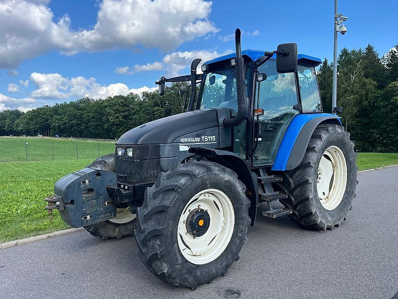 New Holland TS 115 - Τρακτέρ: φωτογραφία 1 New Holland TS 115 - Τρακτέρ: φωτογραφία 1