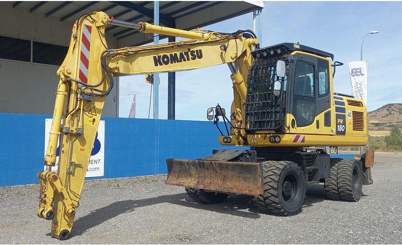 Komatsu PW180-10 - Τροχοφόρος εκσκαφέας: φωτογραφία 3 Komatsu PW180-10 - Τροχοφόρος εκσκαφέας: φωτογραφία 3