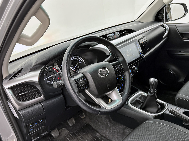 Toyota Hilux 2.4 D-4D Xtra Cab Professional Toneau cover 4x4 3.5t trekhaak Navigatie Stoelverwarming - Ημιφορτηγό: φωτογραφία 4 Toyota Hilux 2.4 D-4D Xtra Cab Professional Toneau cover 4x4 3.5t trekhaak Navigatie Stoelverwarming - Ημιφορτηγό: φωτογραφία 4