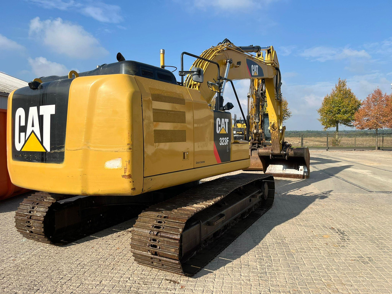 Caterpillar 323FL - Ερπυστριοφόρος εκσκαφέας: φωτογραφία 1 Caterpillar 323FL - Ερπυστριοφόρος εκσκαφέας: φωτογραφία 1