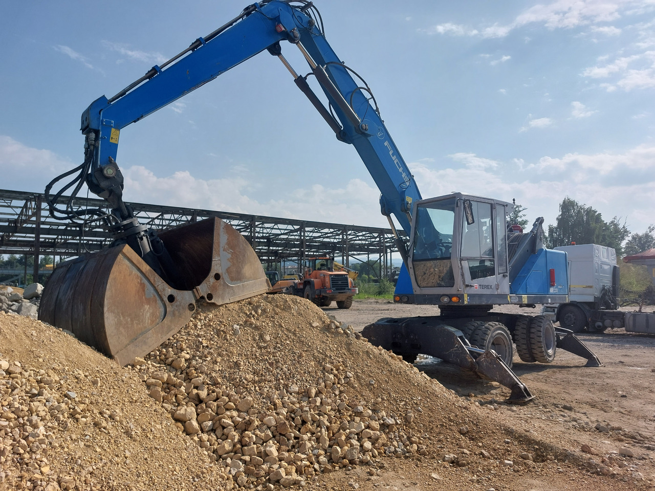 FUCHS MHL320 - Μηχάνημα Διαχείρισης Υλικών: φωτογραφία 5 FUCHS MHL320 - Μηχάνημα Διαχείρισης Υλικών: φωτογραφία 5