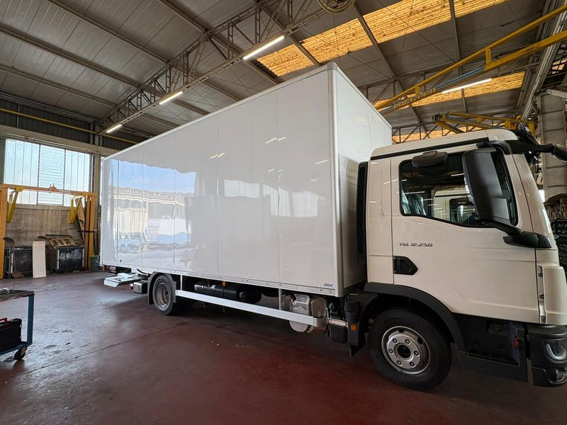 CUBO CON PEDANA 4x2 250hp MAN TGL 12.250 4x2 BL CH - Φορτηγό κόφα: φωτογραφία 4 CUBO CON PEDANA 4x2 250hp MAN TGL 12.250 4x2 BL CH - Φορτηγό κόφα: φωτογραφία 4