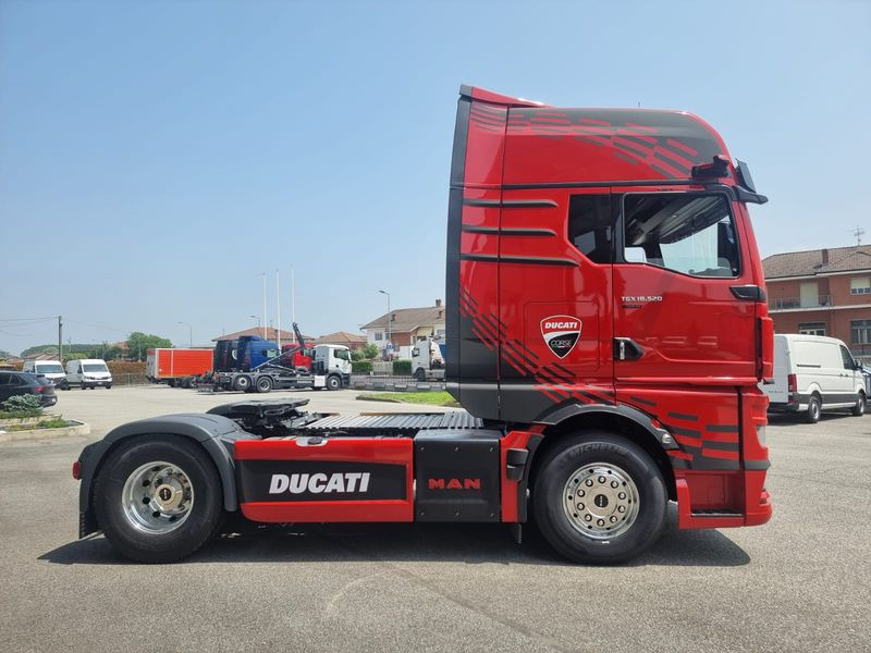 TRATTORE STRADALE MAN TGX 520hp DUCATI EDITION TGX 18.520 4x2 LL SA - Τράκτορας: φωτογραφία 2 TRATTORE STRADALE MAN TGX 520hp DUCATI EDITION TGX 18.520 4x2 LL SA - Τράκτορας: φωτογραφία 2