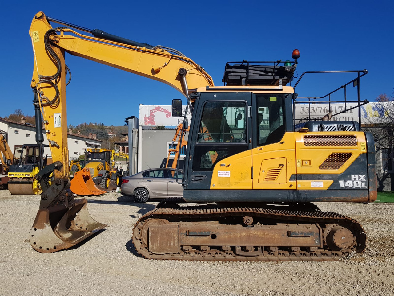 HYUNDAI HX 140 L - Ερπυστριοφόρος εκσκαφέας: φωτογραφία 1 HYUNDAI HX 140 L - Ερπυστριοφόρος εκσκαφέας: φωτογραφία 1