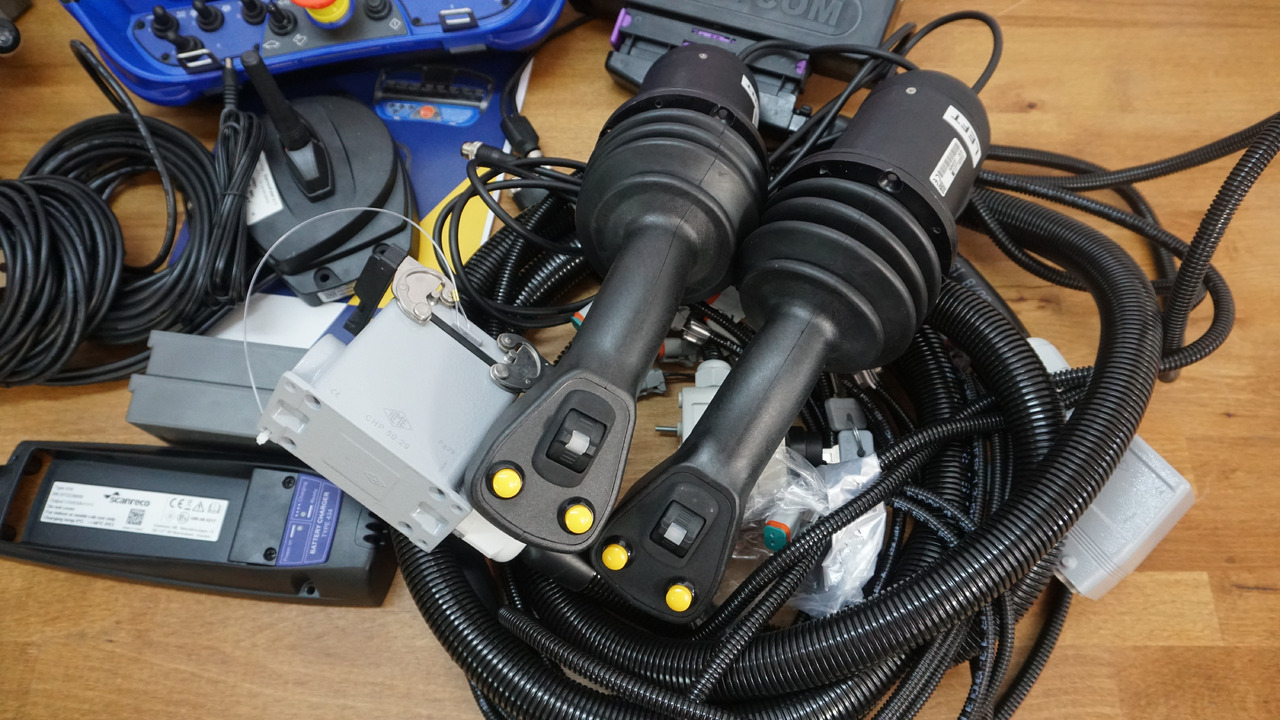 Set SPV with Scanreco RC400 8 Functions Hiab, Palfinger, Fassi - Δασική ρυμούλκα: φωτογραφία 4 Set SPV with Scanreco RC400 8 Functions Hiab, Palfinger, Fassi - Δασική ρυμούλκα: φωτογραφία 4