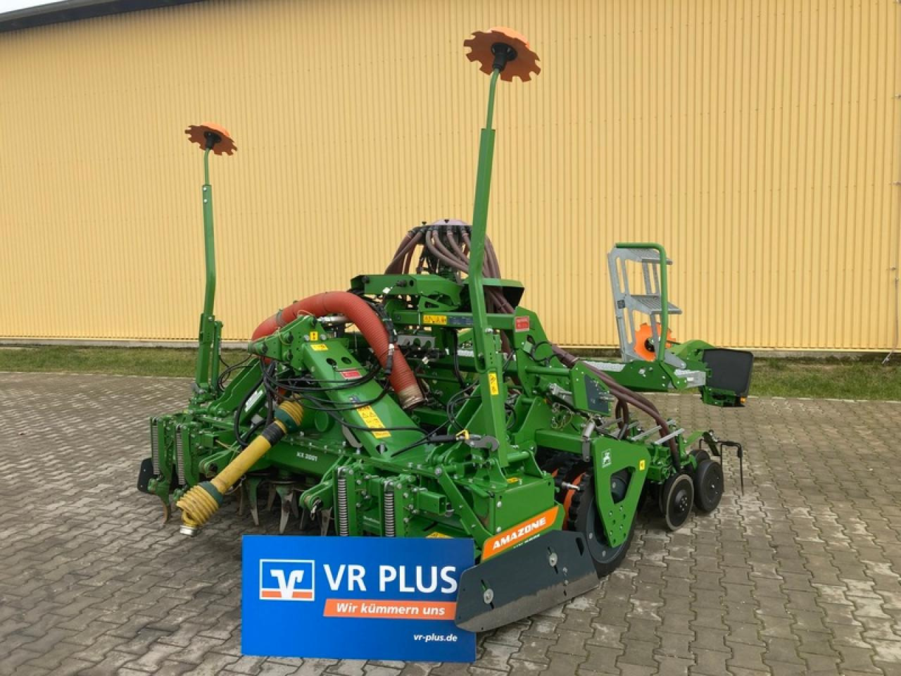 Amazone KX3001 + AVANT3002NUR 320HA - Σπαρτική με σβάρνα: φωτογραφία 1 Amazone KX3001 + AVANT3002NUR 320HA - Σπαρτική με σβάρνα: φωτογραφία 1