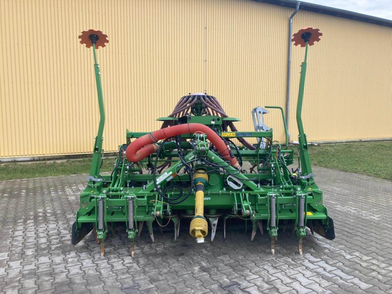 Amazone KX3001 + AVANT3002NUR 320HA - Σπαρτική με σβάρνα: φωτογραφία 4 Amazone KX3001 + AVANT3002NUR 320HA - Σπαρτική με σβάρνα: φωτογραφία 4