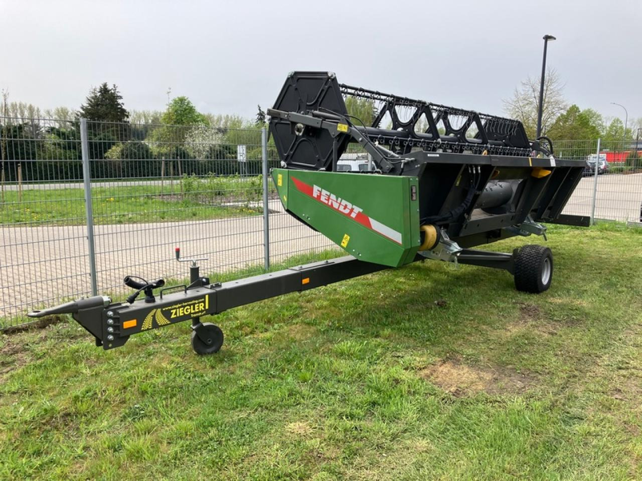 Fendt FREEFLOW 540 - Θεριζοαλωνιστική μηχανή - κεφαλή: φωτογραφία 1 Fendt FREEFLOW 540 - Θεριζοαλωνιστική μηχανή - κεφαλή: φωτογραφία 1