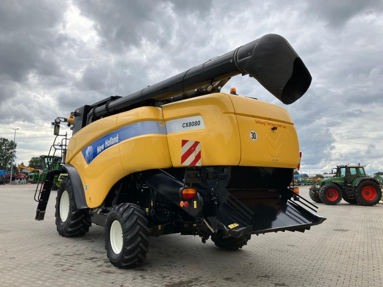 New Holland CX 8080 - Θεριζοαλωνιστική μηχανή: φωτογραφία 3 New Holland CX 8080 - Θεριζοαλωνιστική μηχανή: φωτογραφία 3