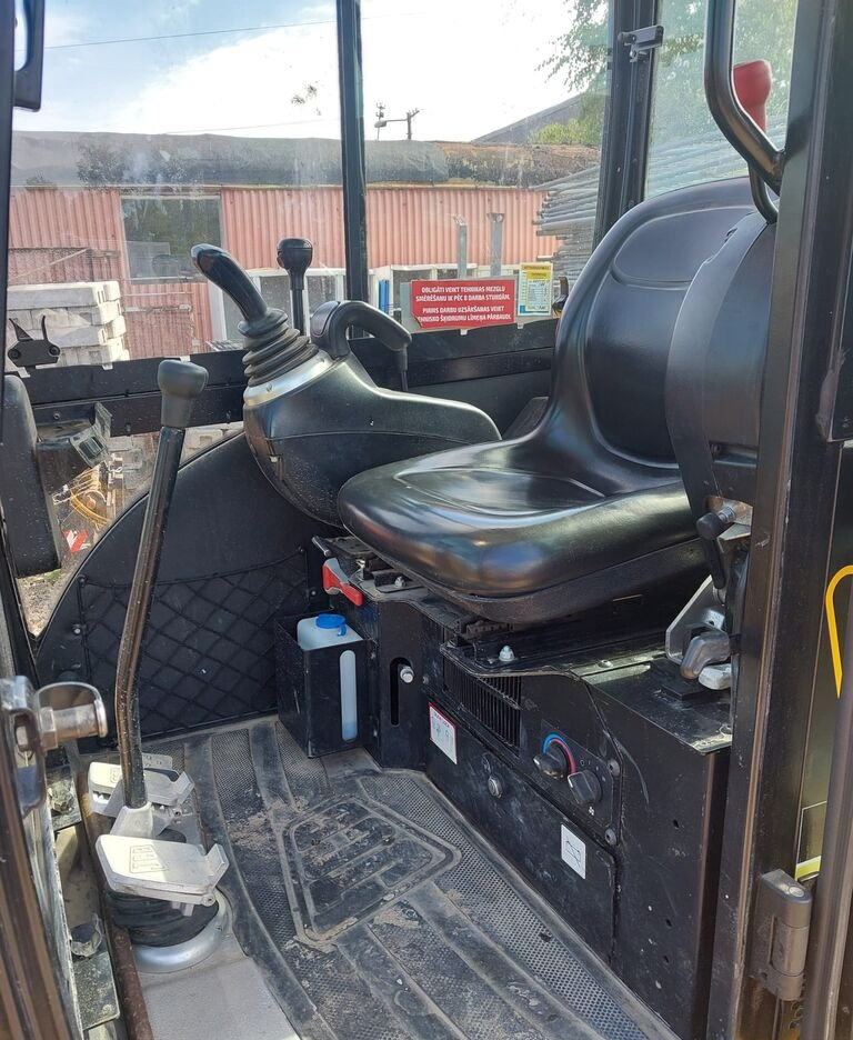 JCB - Μίνι εκσκαφέας: φωτογραφία 2 JCB - Μίνι εκσκαφέας: φωτογραφία 2