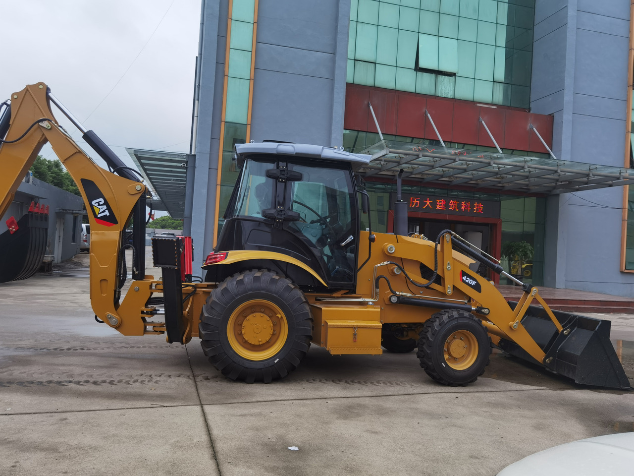 CAT 420F Backhoe Loader - Φορτωτής εκσκαφέας: φωτογραφία 4 CAT 420F Backhoe Loader - Φορτωτής εκσκαφέας: φωτογραφία 4
