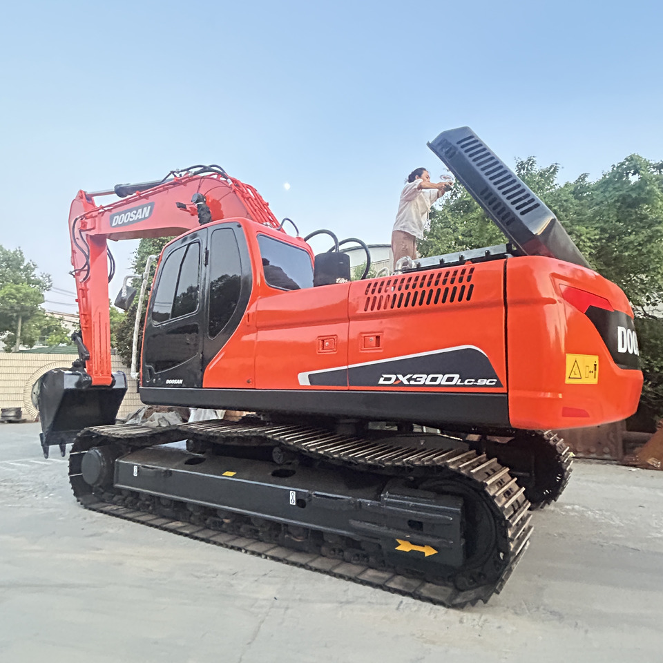 Doosan DX300LC Crawler Excavator - Ερπυστριοφόρος εκσκαφέας: φωτογραφία 1 Doosan DX300LC Crawler Excavator - Ερπυστριοφόρος εκσκαφέας: φωτογραφία 1