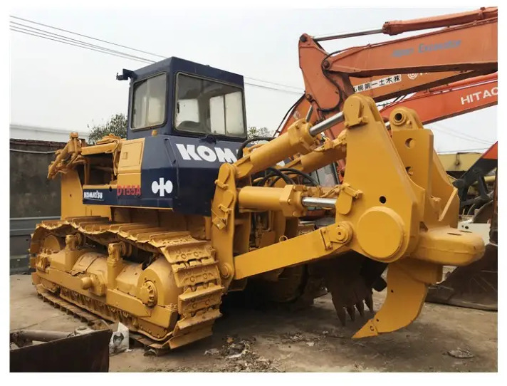 Good condition D155A used bulldozer Komatsu D155A-3 D155A-1 Komatsu dozer bulldozer for sale - Μπουλντόζα: φωτογραφία 2 Good condition D155A used bulldozer Komatsu D155A-3 D155A-1 Komatsu dozer bulldozer for sale - Μπουλντόζα: φωτογραφία 2