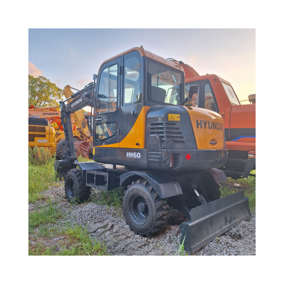 Hyundai HW60 excavator - Τροχοφόρος εκσκαφέας: φωτογραφία 2 Hyundai HW60 excavator - Τροχοφόρος εκσκαφέας: φωτογραφία 2