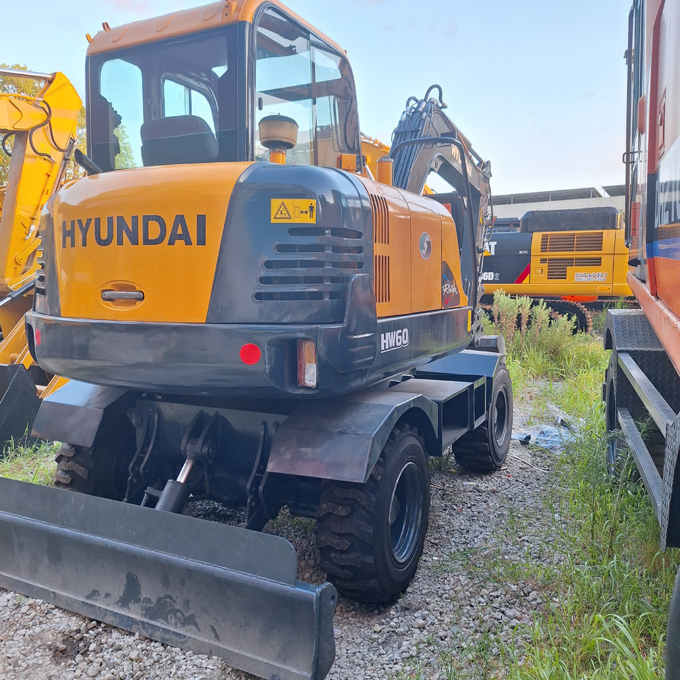 Hyundai HW60 excavator - Τροχοφόρος εκσκαφέας: φωτογραφία 3 Hyundai HW60 excavator - Τροχοφόρος εκσκαφέας: φωτογραφία 3