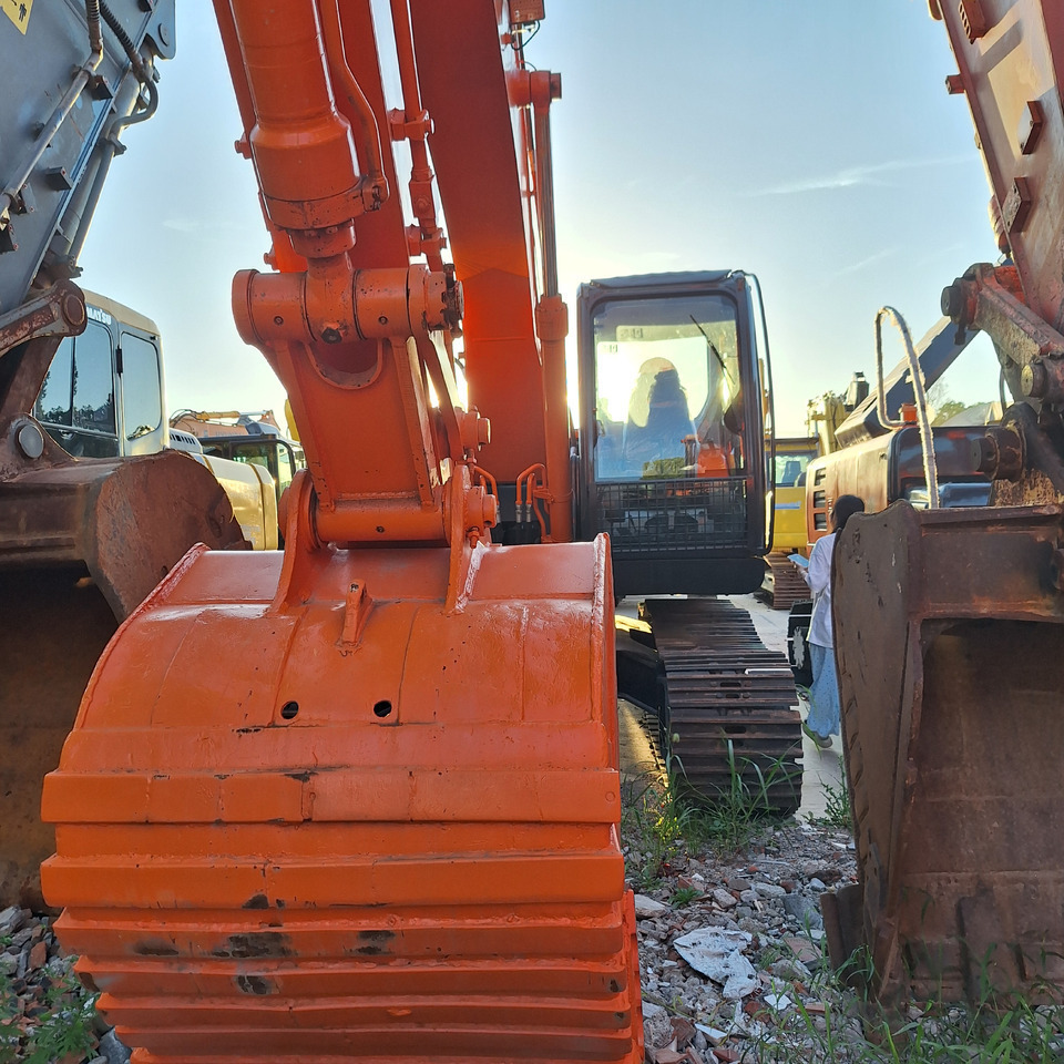 Second hand Hitachi ZX210 excavator - Εκσκαφέας: φωτογραφία 2 Second hand Hitachi ZX210 excavator - Εκσκαφέας: φωτογραφία 2