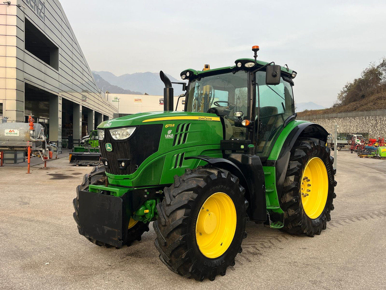 John Deere 6175R - Τρακτέρ: φωτογραφία 2 John Deere 6175R - Τρακτέρ: φωτογραφία 2