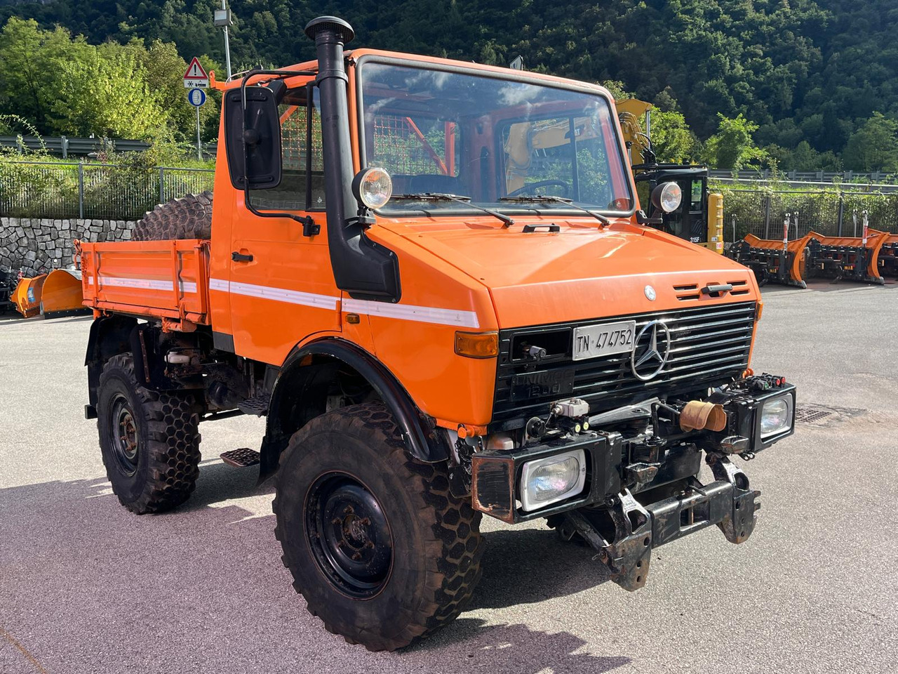 MERCEDES BENZ UNIMOG U1200 – 70 - Φορτηγό ανατρεπόμενο: φωτογραφία 4 MERCEDES BENZ UNIMOG U1200 – 70 - Φορτηγό ανατρεπόμενο: φωτογραφία 4