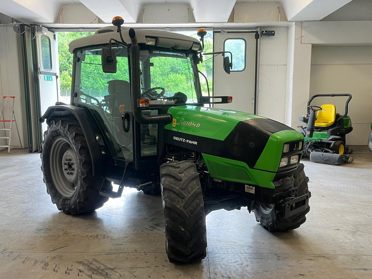 TRATTORE DEUTZ-FAHR 5100.4 D - Τρακτέρ: φωτογραφία 3 TRATTORE DEUTZ-FAHR 5100.4 D - Τρακτέρ: φωτογραφία 3