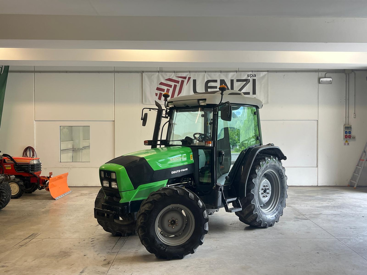 TRATTORE DEUTZ-FAHR 5100.4 D - Τρακτέρ: φωτογραφία 1 TRATTORE DEUTZ-FAHR 5100.4 D - Τρακτέρ: φωτογραφία 1