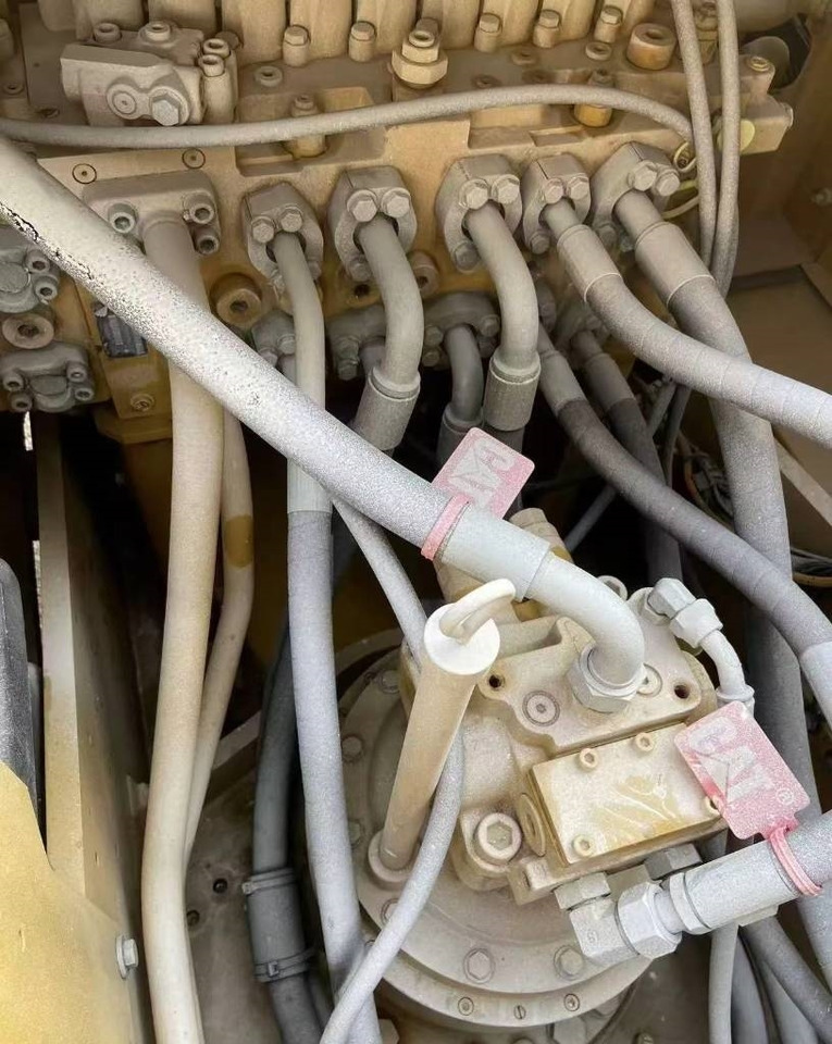 CAT 323 - Ερπυστριοφόρος εκσκαφέας: φωτογραφία 2 CAT 323 - Ερπυστριοφόρος εκσκαφέας: φωτογραφία 2