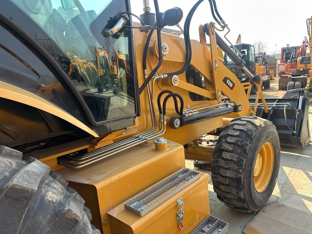 Φορτωτής εκσκαφέας CAT 420 F: φωτογραφία 15