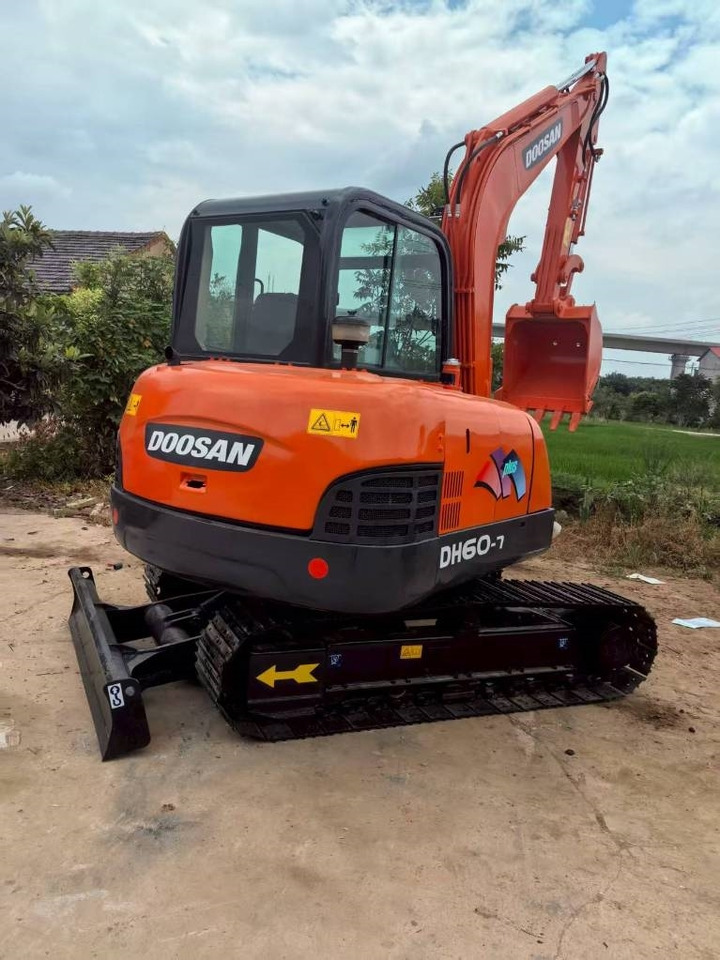 Doosan DH 60 - Μίνι εκσκαφέας: φωτογραφία 1 Doosan DH 60 - Μίνι εκσκαφέας: φωτογραφία 1