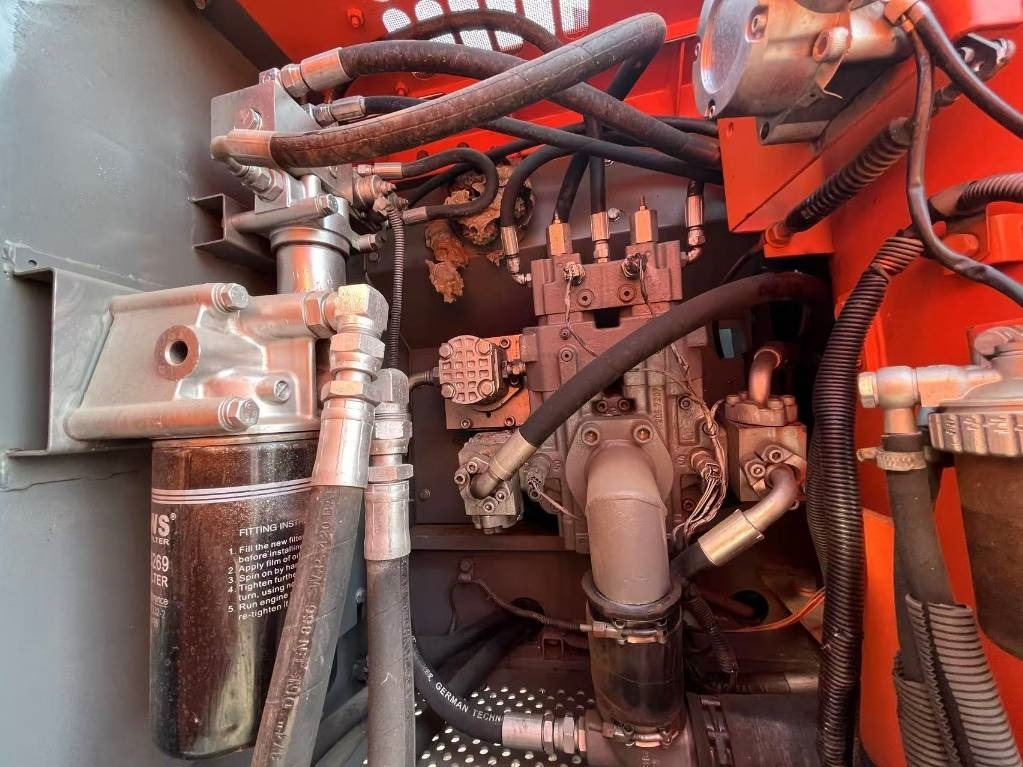 Hitachi ZX 160 - Ερπυστριοφόρος εκσκαφέας: φωτογραφία 5 Hitachi ZX 160 - Ερπυστριοφόρος εκσκαφέας: φωτογραφία 5