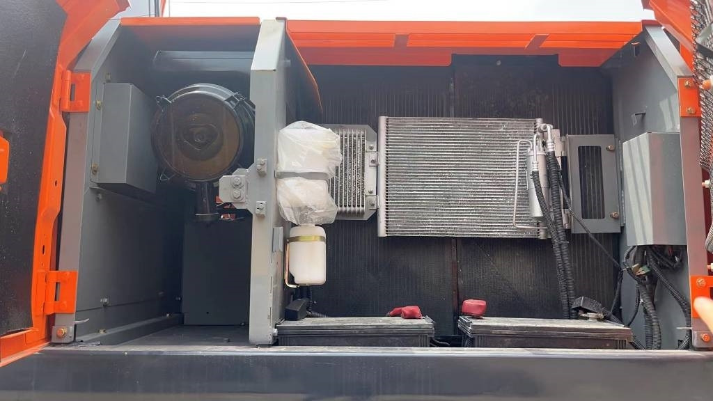 Ερπυστριοφόρος εκσκαφέας Hitachi Zaxis 210 H-3 [ Copy ]: φωτογραφία 8