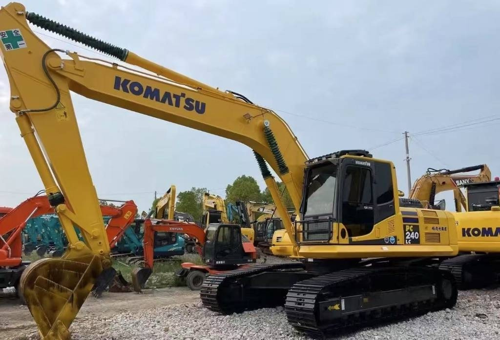 Komatsu PC 240 - Ερπυστριοφόρος εκσκαφέας: φωτογραφία 1 Komatsu PC 240 - Ερπυστριοφόρος εκσκαφέας: φωτογραφία 1