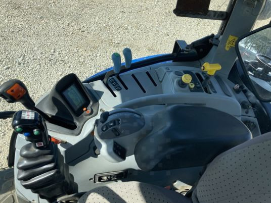 New Holland T6020 ELITE - Τρακτέρ: φωτογραφία 4 New Holland T6020 ELITE - Τρακτέρ: φωτογραφία 4