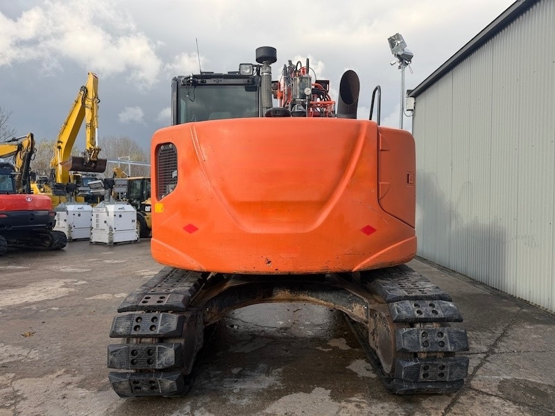 Hitachi ZX 135 US 5-B - Ερπυστριοφόρος εκσκαφέας: φωτογραφία 3 Hitachi ZX 135 US 5-B - Ερπυστριοφόρος εκσκαφέας: φωτογραφία 3