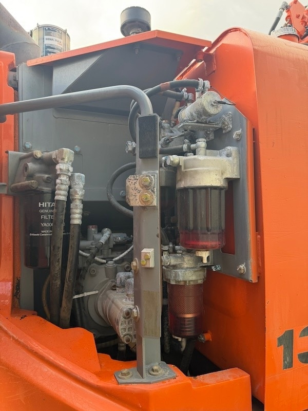 Ερπυστριοφόρος εκσκαφέας Hitachi ZX 135 US 5-B: φωτογραφία 12