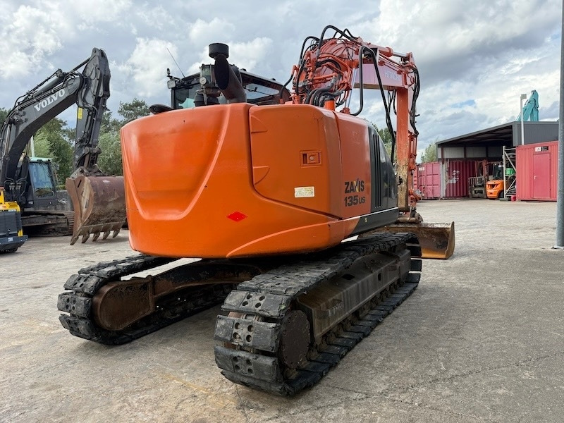 Hitachi ZX 135 US-5B - Ερπυστριοφόρος εκσκαφέας: φωτογραφία 3 Hitachi ZX 135 US-5B - Ερπυστριοφόρος εκσκαφέας: φωτογραφία 3