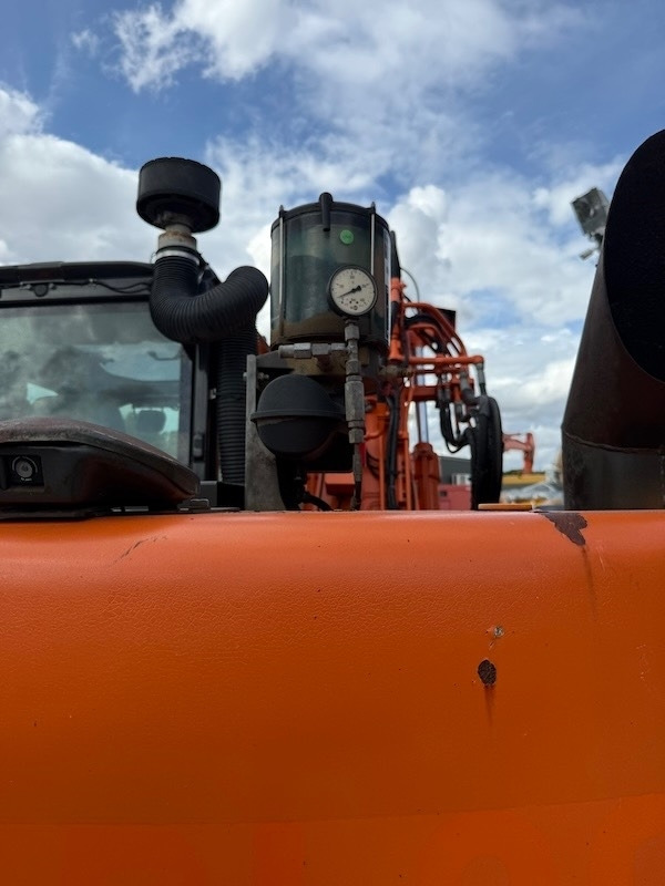 Ερπυστριοφόρος εκσκαφέας Hitachi ZX 135 US-5B: φωτογραφία 10 Ερπυστριοφόρος εκσκαφέας Hitachi ZX 135 US-5B: φωτογραφία 10