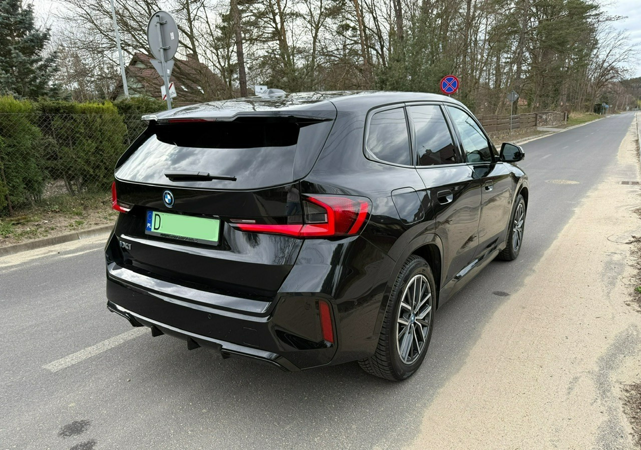BMW X1 iX1 iX1 xDrive30 313KM M-Sport H/K Panorama AdaptiveLed Masaże Kam360 - SUV: φωτογραφία 4 BMW X1 iX1 iX1 xDrive30 313KM M-Sport H/K Panorama AdaptiveLed Masaże Kam360 - SUV: φωτογραφία 4
